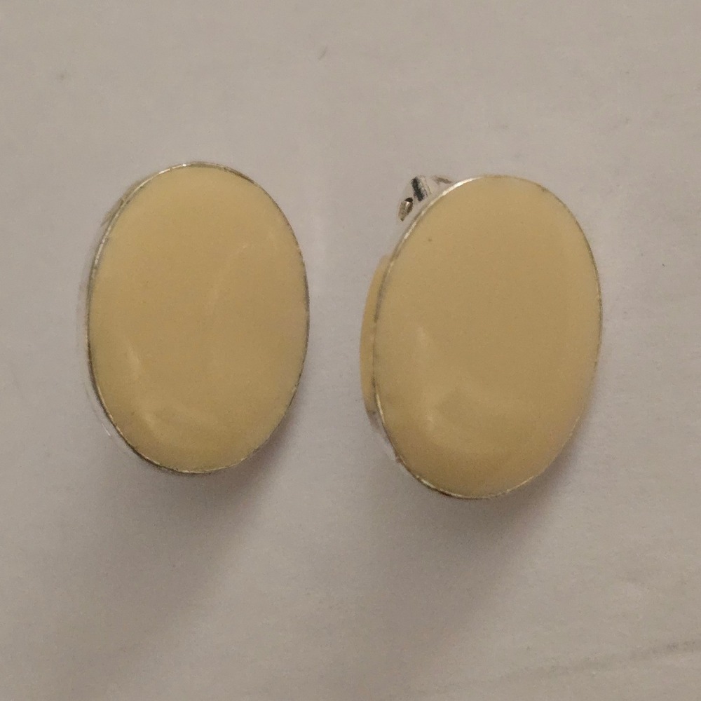 Vintage Silver Tone Cream Enamel Oval Clip On Earrings Classic Minimalist Studs